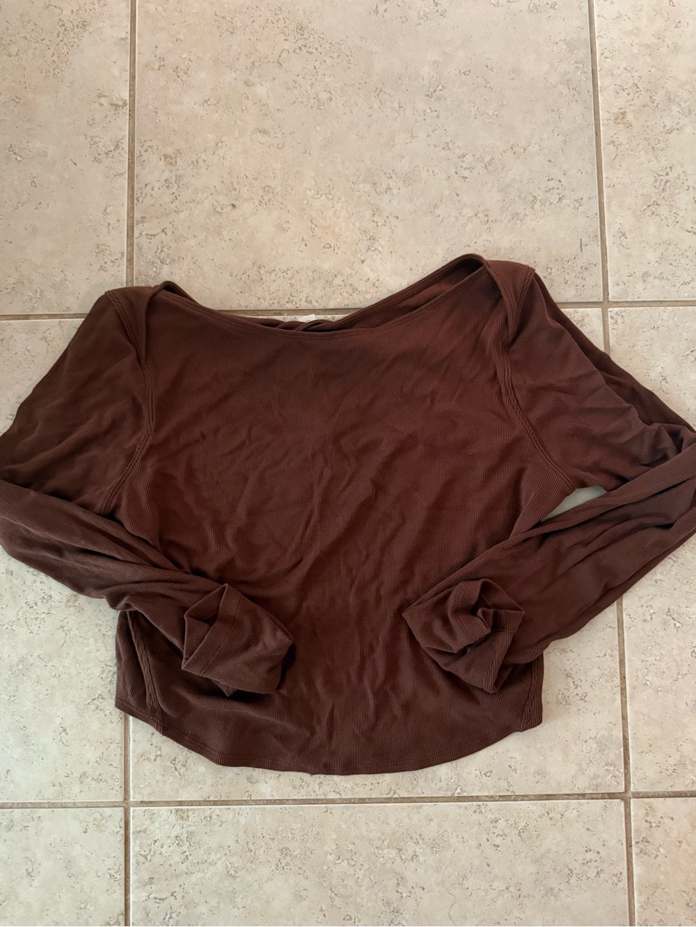 Lululemon Long Sleeve Twist-Back Top in Brown